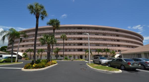 Hillsboro Cove, 1319 E Hillsboro Blvd #208, Deerfield Beach, Florida 33441, image 3
