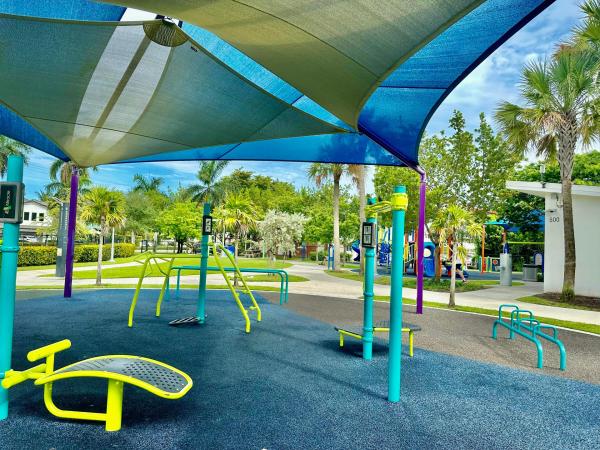 Casa Paradiso, 580 Egret Dr #305, Hallandale Beach, Florida 33009, image 2