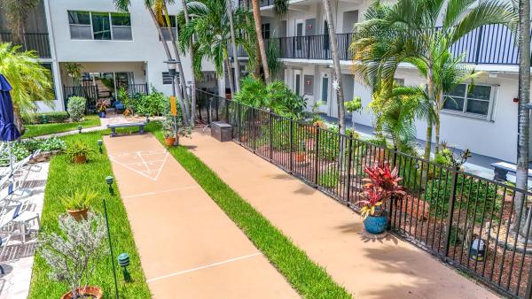 Leisure By The Sea East, 4117 Bougainvilla Dr #207, Lauderdale By The Sea, Florida 33308, image 1