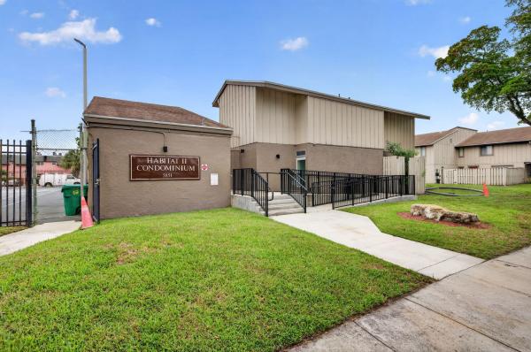 Habitat 2, 5611 NW 21st St #8-A, Lauderhill, Florida 33313, image 3