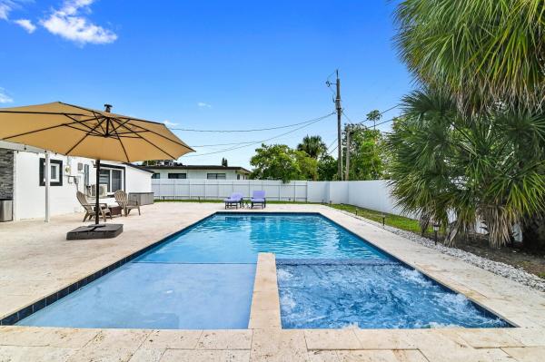 Palm Springs Village, 124 Davis Rd, Palm Springs, Florida 33461, image 1