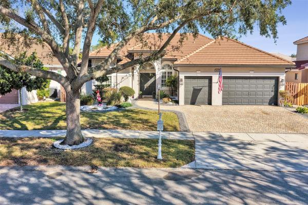 Stoneridge Lake Estates, 16287 Mariposa Cir S, Pembroke Pines, Florida 33331, image 1