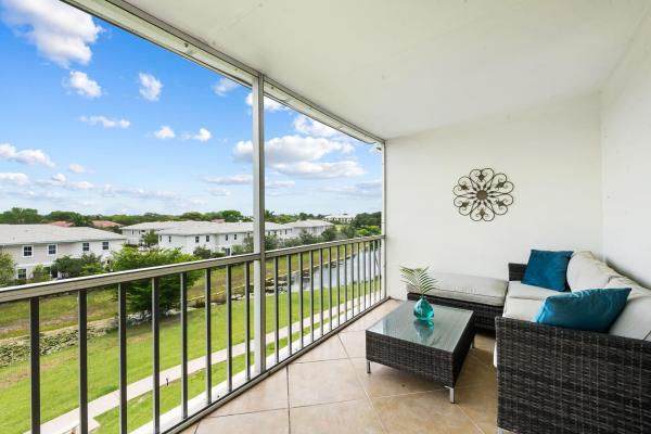 Briarwood Club, 3535 Brokenwoods Dr #404, Coral Springs, Florida 33065, image 1