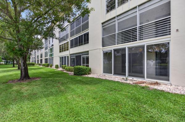 Lucaya Village, 2202 Lucaya Bnd #B1, Coconut Creek, Florida 33066, image 3