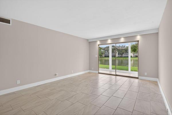 Lucaya Village, 2202 Lucaya Bnd #B1, Coconut Creek, Florida 33066, image 1