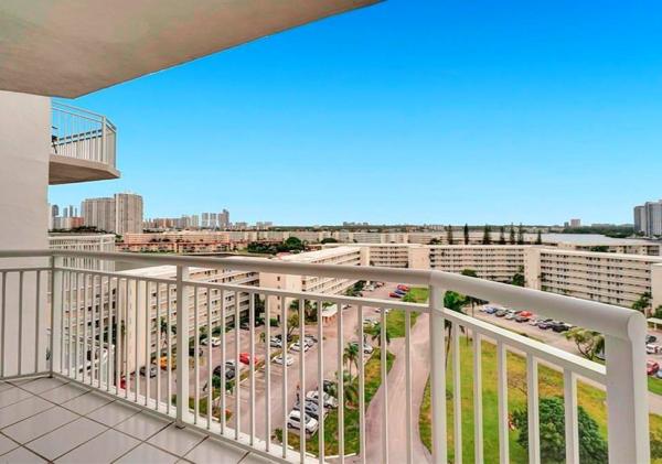Del Prado South Towers, 18031 Biscayne Blvd #1004-3, Aventura, Florida 33160, image 3