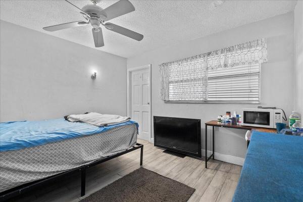 Crystal Lake 941, 941 Crystal Lake Dr #402, Deerfield Beach, Florida 33064, image 2