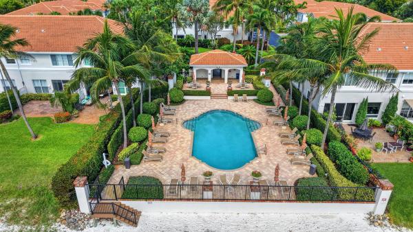 Las Brisas, 124 Las Brisas Cir, Hypoluxo, Florida 33462, image 2