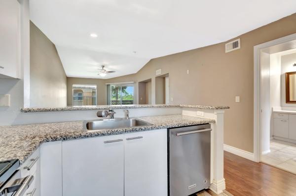 4847 Via Palm Lks #1021, West Palm Beach, Florida 33417, image 2
