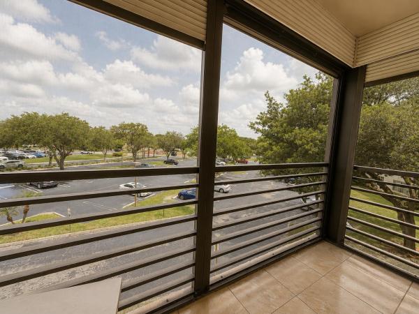 Colony Point, 1000 Colony Point Cir #315, Pembroke Pines, Florida 33026, image 2