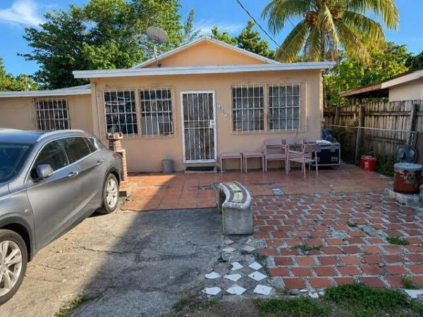 Featherstone Ridge, 1850 NW 35th St, Miami, Florida 33142, image 2