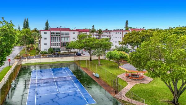 Garnet, 4270 NW 40th St #401, Lauderdale Lakes, Florida 33319, image 3