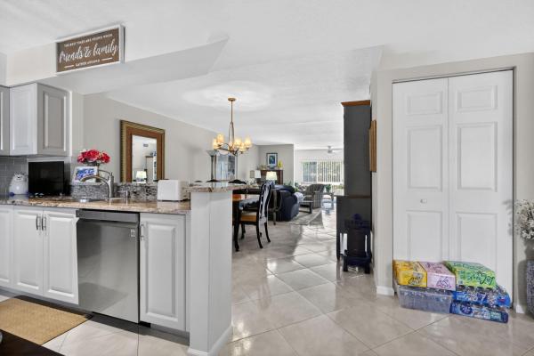 5906 Crystal Shores Dr #208, Boynton Beach, Florida 33437, image 3