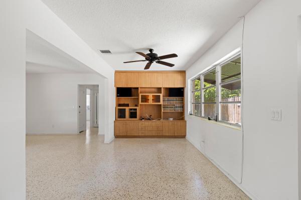 1725 N Lakeside Dr, Lake Worth, Florida 33460, image 1