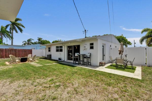 Palm Beach Square, 9446 Birmingham Dr, Palm Beach Gardens, Florida 33410, image 2