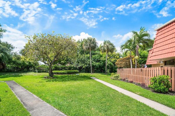 Banyan Lake, 8122 Thames Blvd #C, Boca Raton, Florida 33433, image 3
