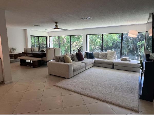 Garden Court Villas, 1639 Embassy Dr, West Palm Beach, Florida 33401, image 1