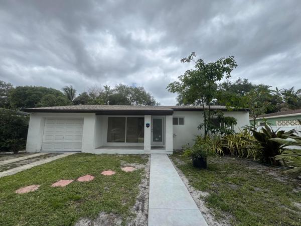 725 NE 160th Ter, Unincorporated Dade County, Florida 33162, image 2