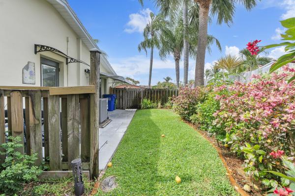 Cresthaven, 1101 NE 35th St, Pompano Beach, Florida 33064, image 2
