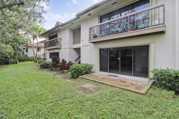 Dunbar Woods, 1107 Duncan Cir #102, Palm Beach Gardens, Florida 33418, image 3
