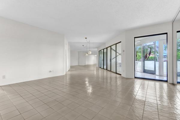 Camino Real Village, 5800 Camino Del Sol #103, Boca Raton, Florida 33433, image 3