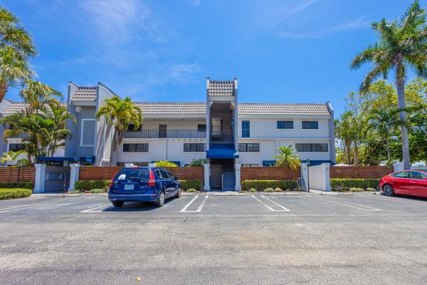 801 Palm Trl #9, Delray Beach, Florida 33483, image 1