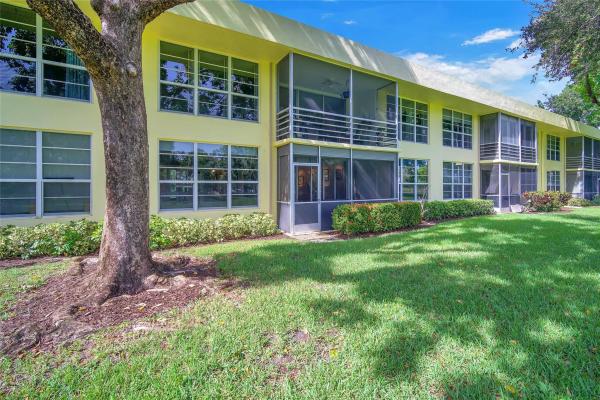 Garden At Oaks Lane, 400 Oaks Ln #115, Pompano Beach, Florida 33069, image 2