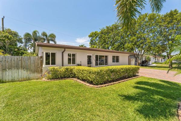 Cresthaven, 1660 NE 31st Ct, Pompano Beach, Florida 33064, image 2