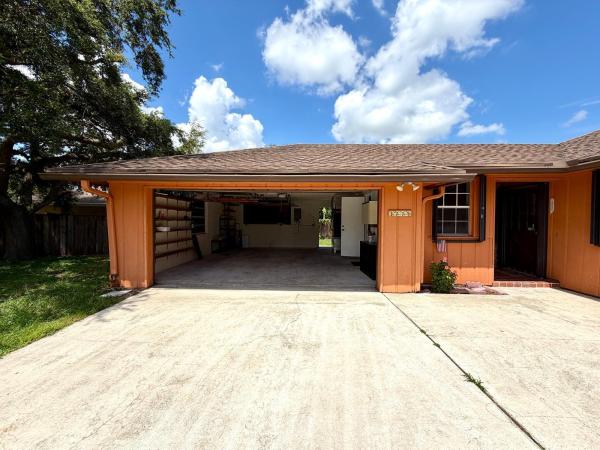 Lakeside Shores, 1235 Rowayton Cir, Wellington, Florida 33414, image 3