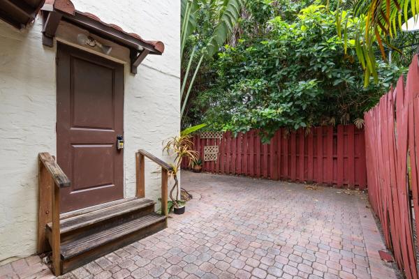Estates Of South Palm Beach, 217 Lytton Ct, West Palm Beach, Florida 33405, image 2