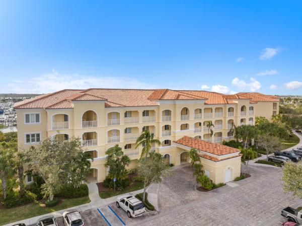 Harbour Isle West, 33 Harbour Isle Dr #201, Fort Pierce, Florida 34949, image 1
