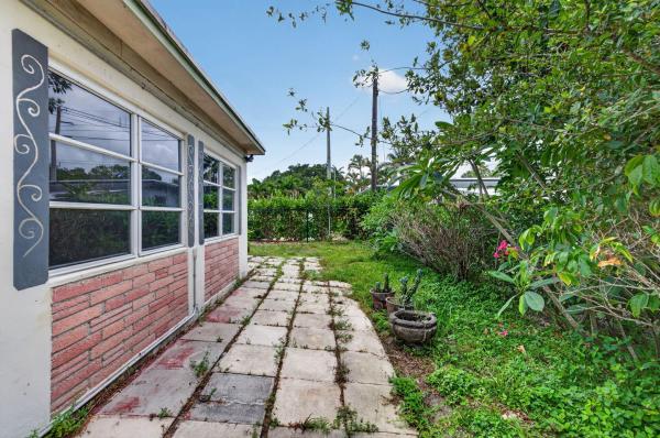 Pinehurst, 841 SW 18th Ct, Fort Lauderdale, Florida 33315, image 2