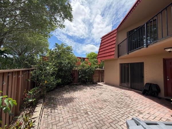 Banyan Lake, 8273 Severn Dr #D, Boca Raton, Florida 33433, image 1