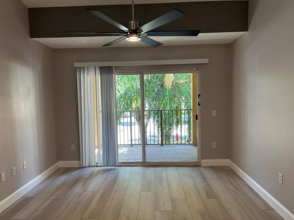 Emerald Isle At Laguna Lakes, 4220 San Marino Blvd #201, West Palm Beach, Florida 33409, image 2