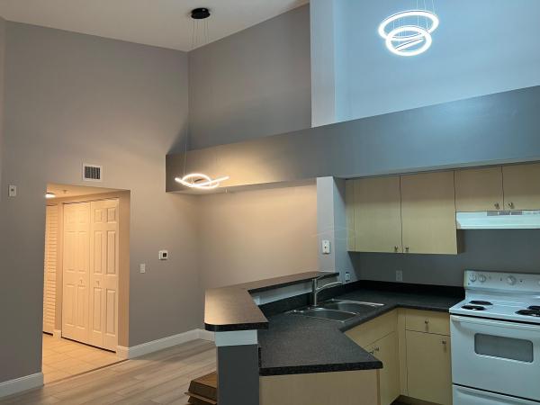 Emerald Isle At Laguna Lakes, 4220 San Marino Blvd #201, West Palm Beach, Florida 33409, image 2