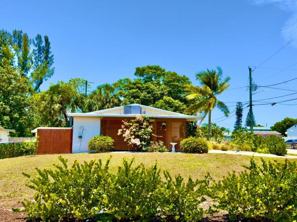 2401 Avenue Q, Riviera Beach, Florida 33404, image 1