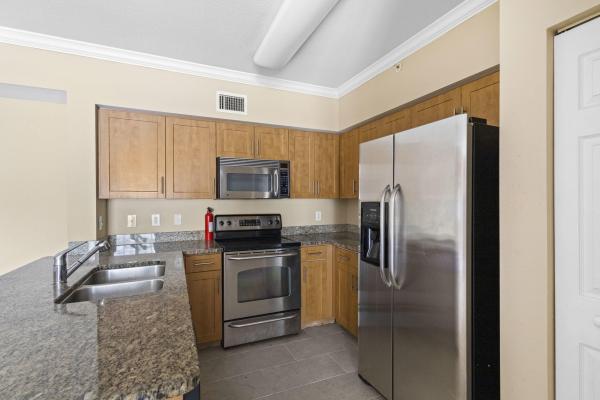6450 Emerald Dunes Dr #103, West Palm Beach, Florida 33411, image 2