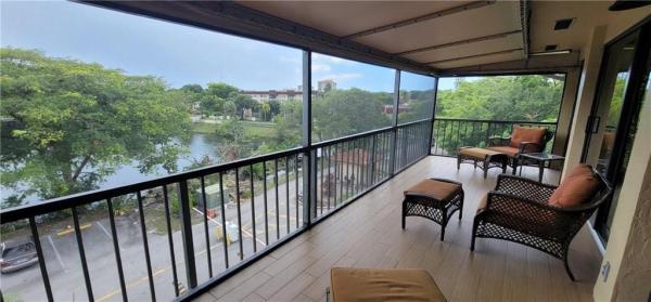 The Falls Of Inverrary, 6010 S Falls Circle Dr #423, Lauderhill, Florida 33319, image 2