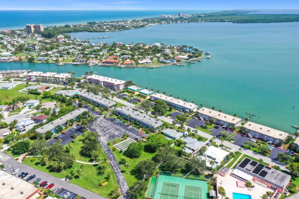 The Colonnades, 1181 Carlton Ct #106, Fort Pierce, Florida 34949, image 3