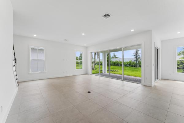 154 Parkside Way #14, Royal Palm Beach, Florida 33414, image 2