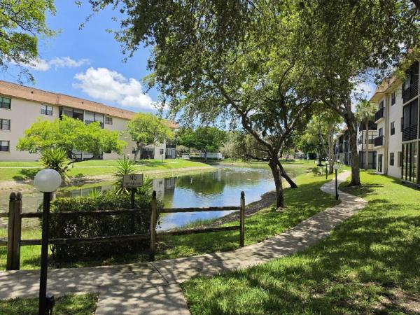 Lakes Of Carriage Hills, 6090 N Sabal Palm Blvd #209, Tamarac, Florida 33319, image 1