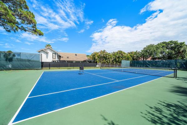 Frenchmen's Landing, 2707 Biarritz Dr, Palm Beach Gardens, Florida 33410, image 1