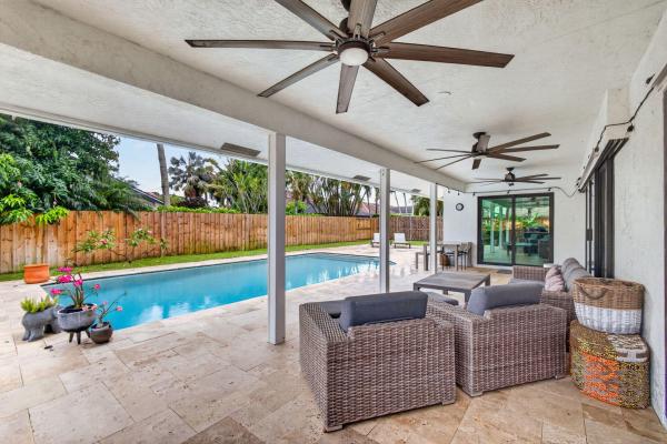 Frenchmen's Landing, 12897 La Rochelle Cir, Palm Beach Gardens, Florida 33410, image 2