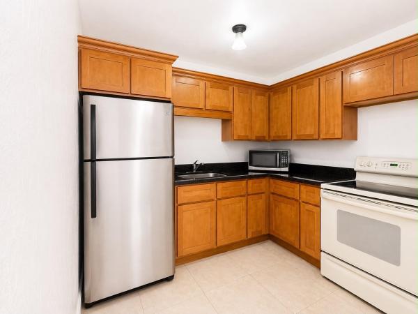 990 NW 1st St #1, Miami, Florida 33128, image 2