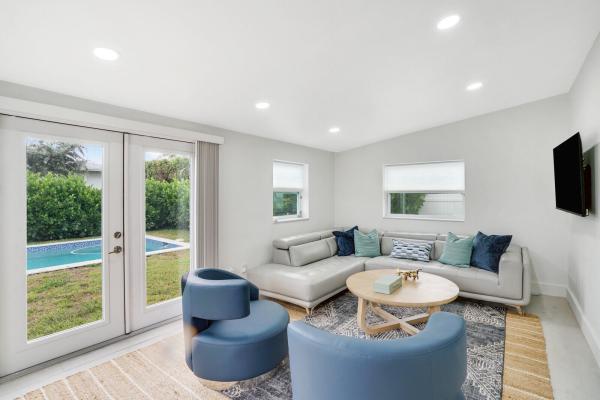 Homewood, 340 Summa St, West Palm Beach, Florida 33405, image 1