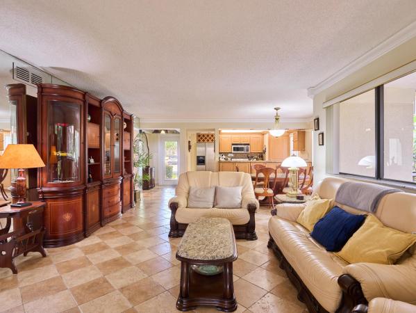 Golf Villas, 563 Brackenwood Pl, Palm Beach Gardens, Florida 33418, image 2