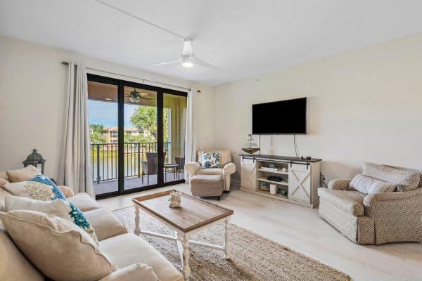 Uno Lago, 300 Uno Lago Dr #304, Juno Beach, Florida 33408, image 2