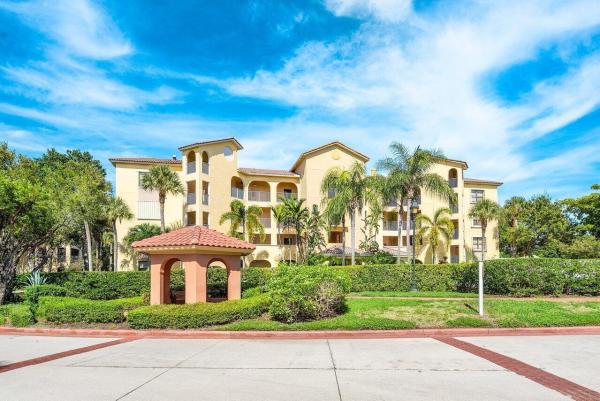 Uno Lago, 300 Uno Lago Dr #304, Juno Beach, Florida 33408, image 1