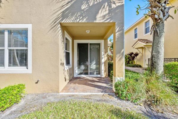 Paloma, 5009 Dulce Ct, Palm Beach Gardens, Florida 33418, image 2