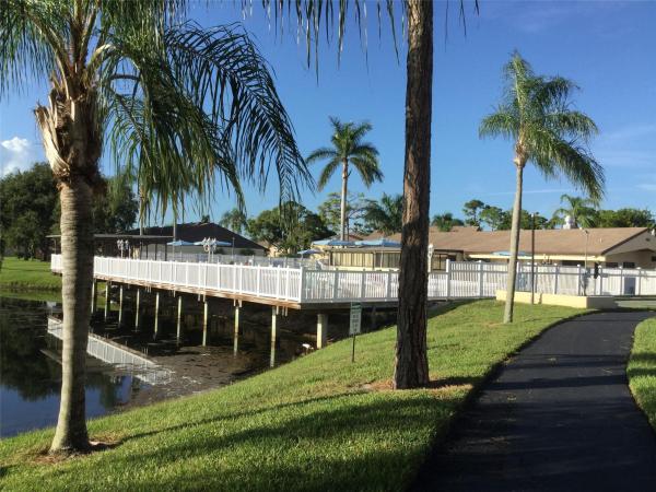 418 Pine Glen Ln #C-2, Greenacres, Florida 33463, image 1